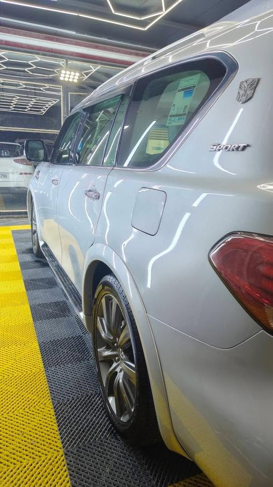 انفنتي QX56 موديل 2011 ياباني خليجي
فئة VIP فول مواصفات
ماشيه 170 km
تبريد تدفئه شامل حتى الكشنات
جنطه كهرباء 
كشنات سياحي 
💎
المكينة والكير مكفول
كهربائيات مكفول 
مكينه 8 سلندر 5.6 
رقم شمالي مميز بأسمي السنوية جديدة
السيارة مكفولة بدون اي حادث
السعر المطلوب 140 مع مجال 
للاستفسار والتواصل متوفر واتساب 📞 ***********
