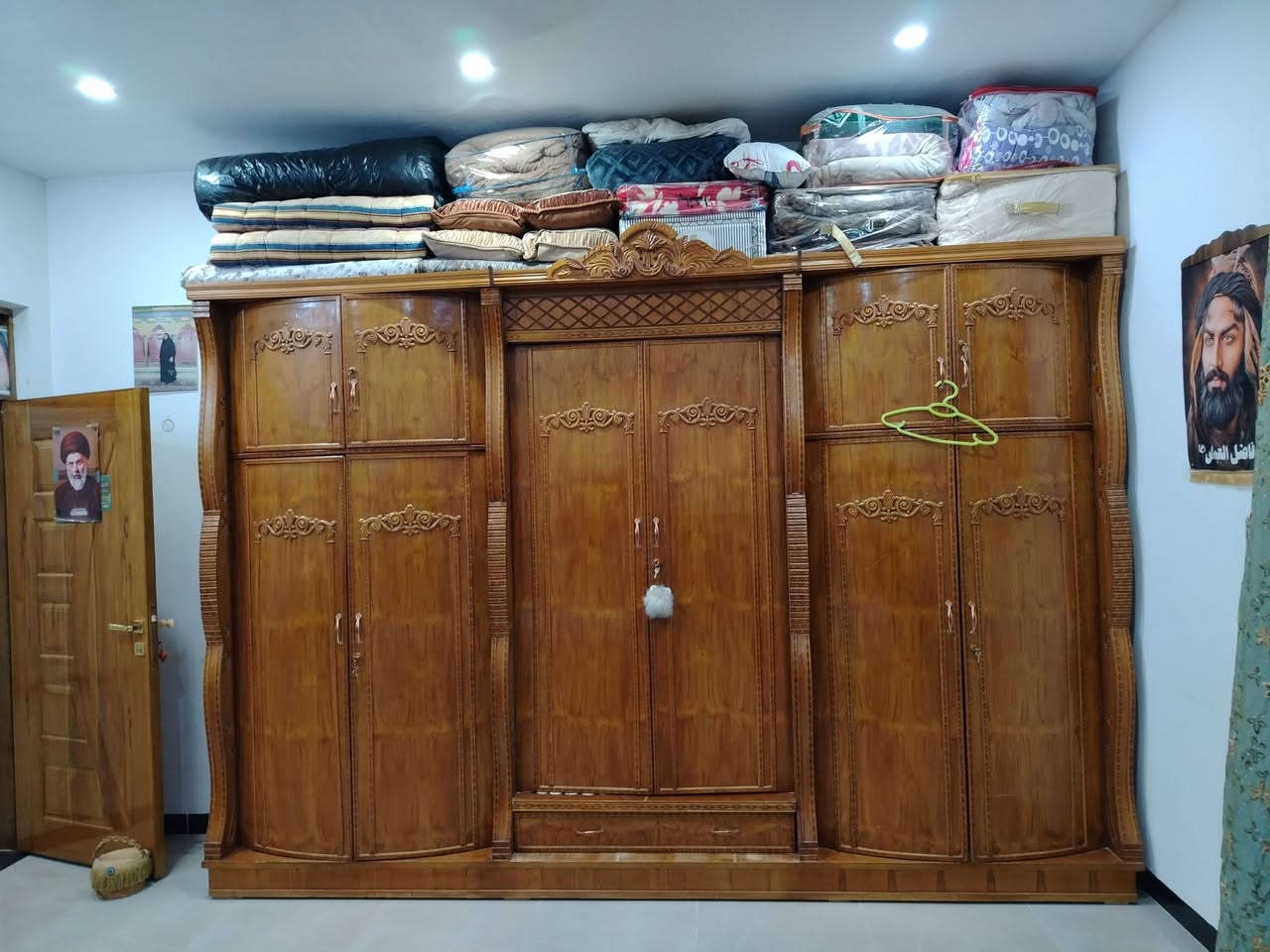 سلام عليكم غرفه نوم مستعمله ناضفه ٨٠نواقص بصيطه بدون اضرار
بغداد الشعله 

***********
