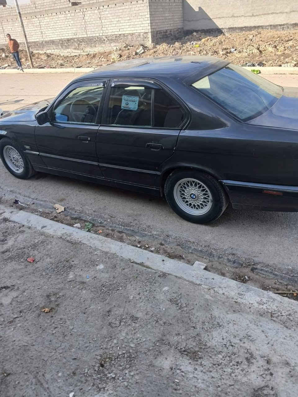 للبيع بي ام موديل ١٩٩٠سياره كامله رقم دولي سنويه ٢٠٣٠سعره ٦٠ وبي مجال اتصل***********
