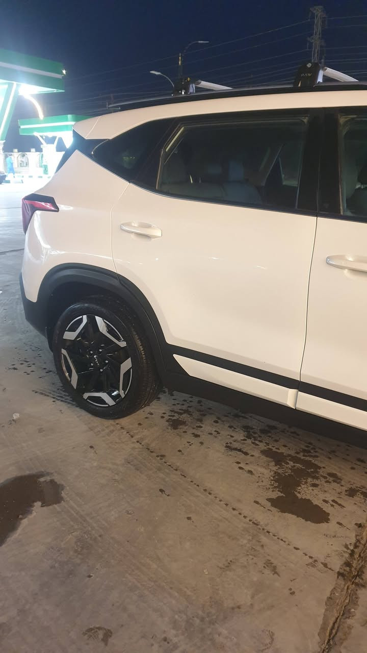 السلام عليكم 
كيا سيلتوس 24 فول موصفات sx محرك 1600 تيربو ماشيه 18 الف ميل وصور حادث موجوده والاستفسار اكثر الاتصال علئ رقم ***********مكان سيارة 🚗 ميسان
