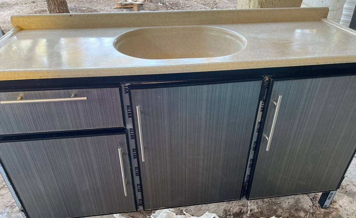 السلام عليكم يوجد كاونتر للبيع نضيف كلش سعره خاص مفتوح ***********
