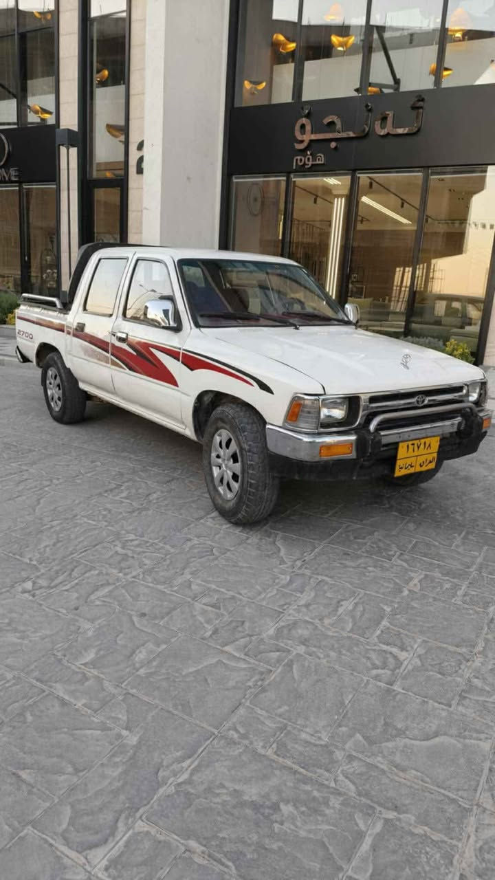 للبيع موديل 2000 رقم سليمانية شرط وكاله وتحويل 
كابون بانزين ⛽️ بيها 
طخم تايرات جديد 
وايرمنيه كلها شغاله 
كير مكينه شرط 
قفل مركزي 
سياره جاهزة 
سعر ٥٥ $ بيها مجال 
عنوان الموصل 
***********
