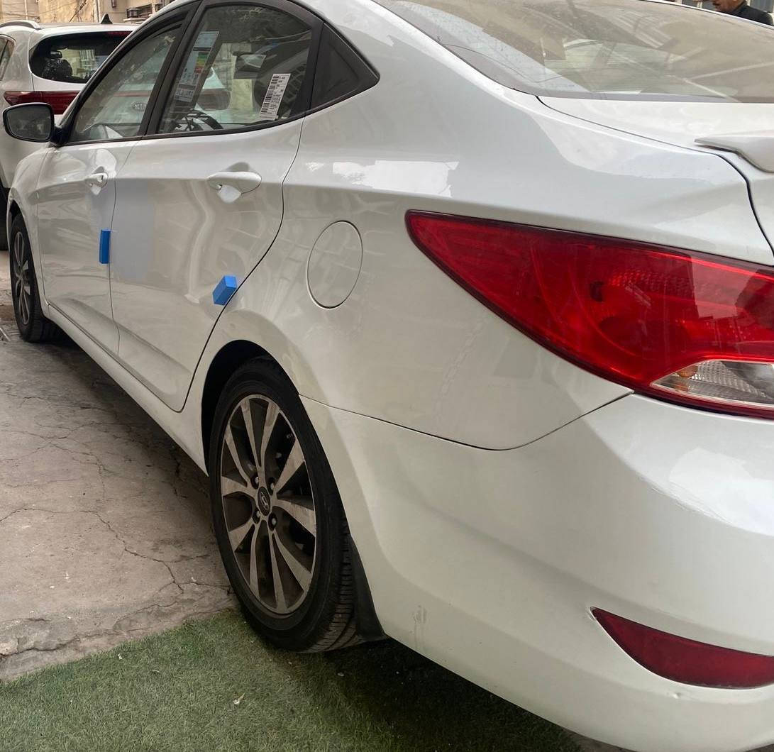 السلام عليكم للبيع أكسنت خليجي موديل ٢٠١٦ مكفولة من الصبغ بيها بارد فقط محرك ١٦٠٠ فول مواصفات فتحه شاشه كامرة تحكمات اشاير بلمري ويل كب حجم ١٦ لدات امامي رقم بغداد الجديد بأسمي مكانها بغداد جانب الكرخ سعرها ١١٥$ وبيها مجال بسيط الشراي ان شاءالله للاتصال ***********
