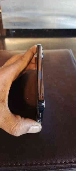 ايفون ١٣برو ماكس شرق اوصط امبدل شاشه نوعيه راقيه فيس ايدي شغلا كفاله الجهاز فقط شاشه السعر ٥٥٠الشراي يتصل ***********
