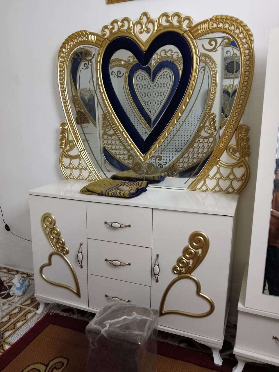 اعادة النشر بسبب الوعود الكاذبه اخوان الي ميشتري ليكلي احذف المنشور السلام عليكم غرفه تركيه نضافه95 كلش جديده اناره كامله شغاله وياها دوشك بعده بل نايلون ممستخدم نهايئه سعرها850وبيها مجال قليل مكاني بغداد حي النصر ماعندي نقل ***********
