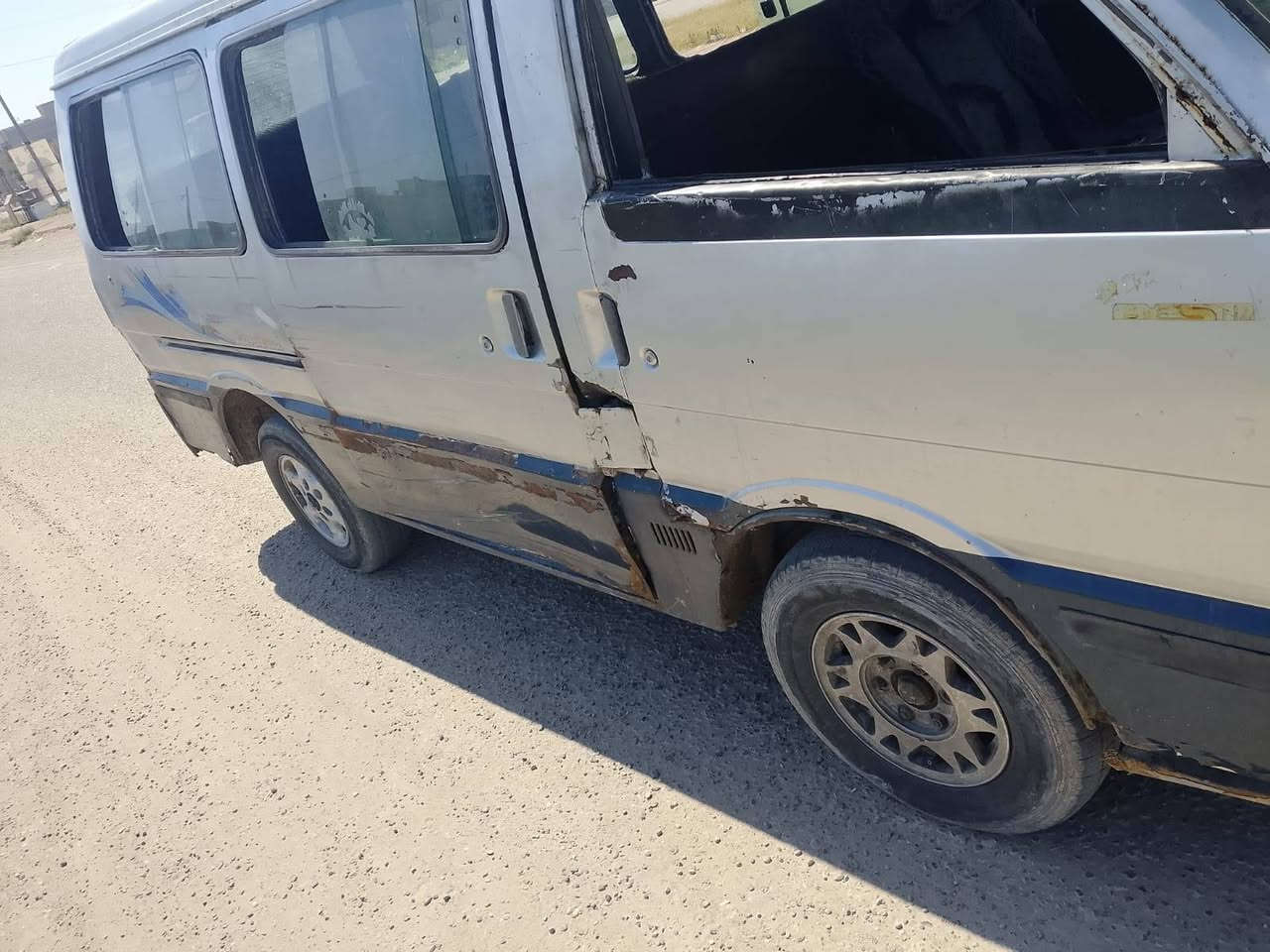 ***********  سيارة للبيع ب 12 ورقة وبيه مجال مكان بغداد

