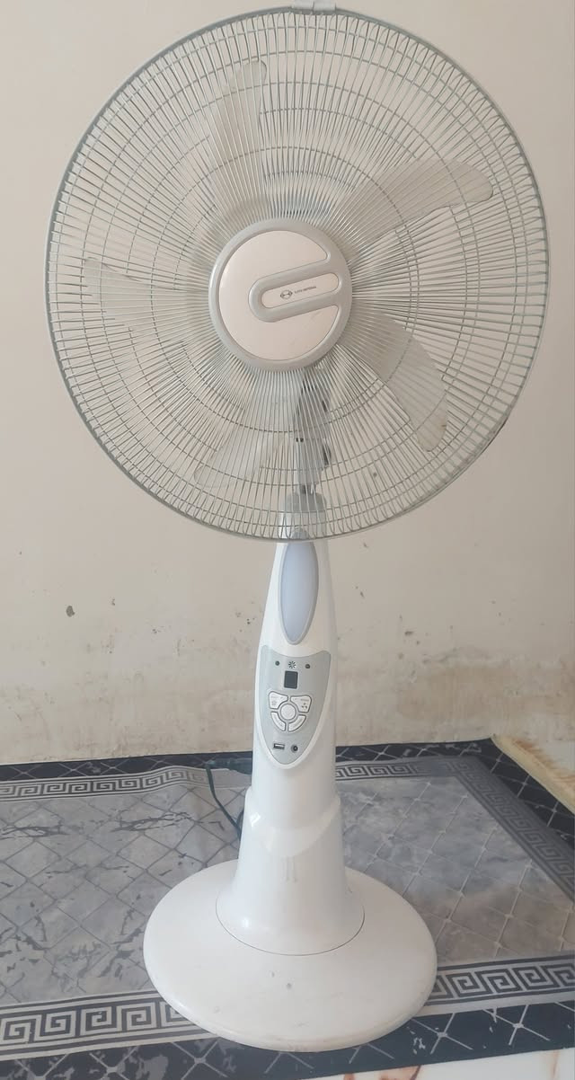 مبرده داخلية جديده قبل سبوعين من أخذته رايده ب٣٠٠ وبيه مجال + بنكه شحن ب٢٠ قفل


**إذا كنت صاحب هذا الإعلان وتريد حذفه لأي سبب، رجاءا أرسل رسالة إلى الدعم الفني**