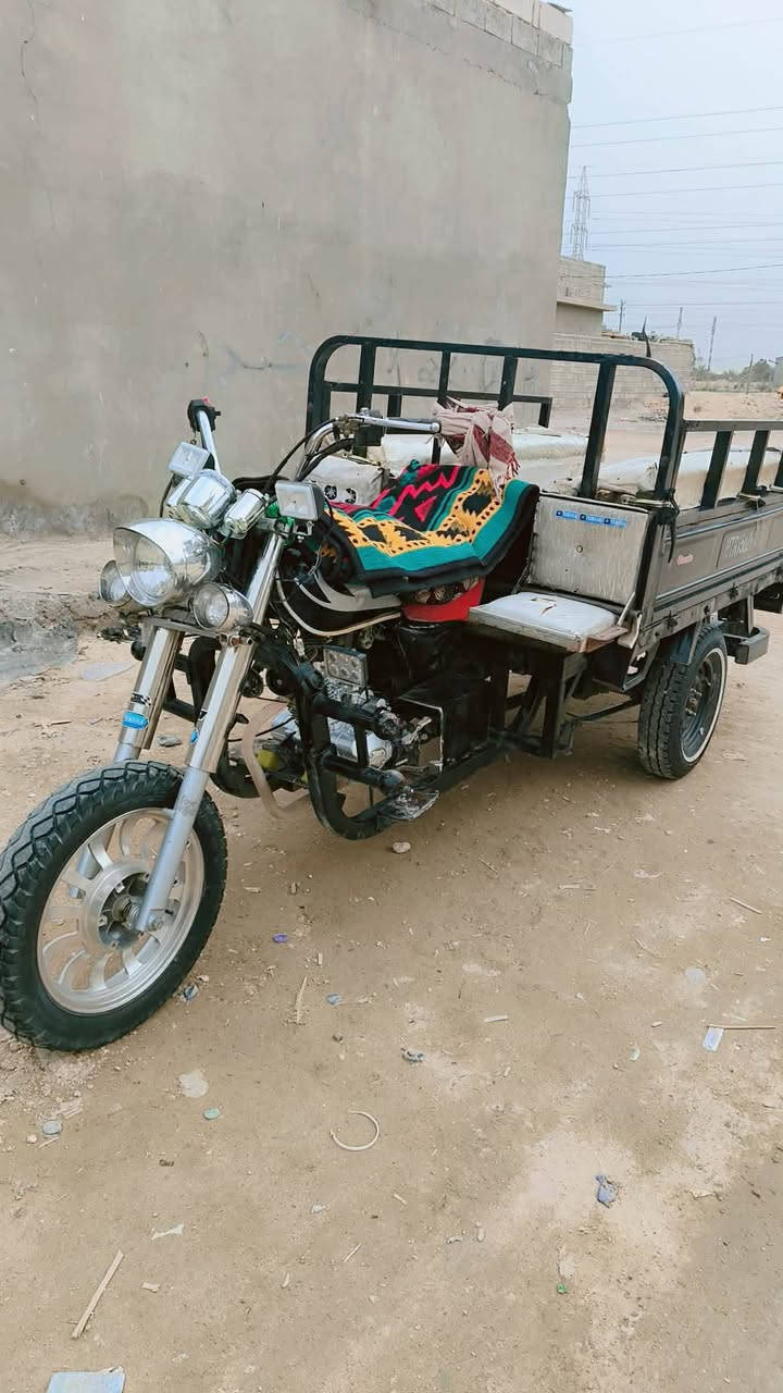 سلام عليكم دراجه للبيع 2013مكفوله كفاله مكينه صار 10شاديه تخم تاير تعمر كله خمسه وعشرين كهربايات نكره سلف اوراق اصولي مكاني نجف ناحيه الرضويه***********
