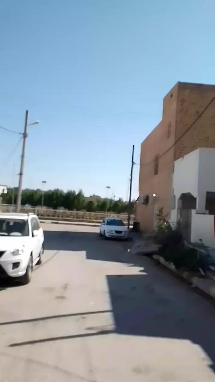 فرصة استثمارية موقع مميز وقرب حديقة وقرب المدارس منطقة حي الحسين للأستفسار *********** الحجي
