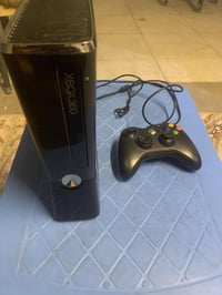 للبيع اكس بوكس ٣٦٠ سلم جوستك واحد كامل ملحقات مع ٥١ لعبة بالجهاز   الس...