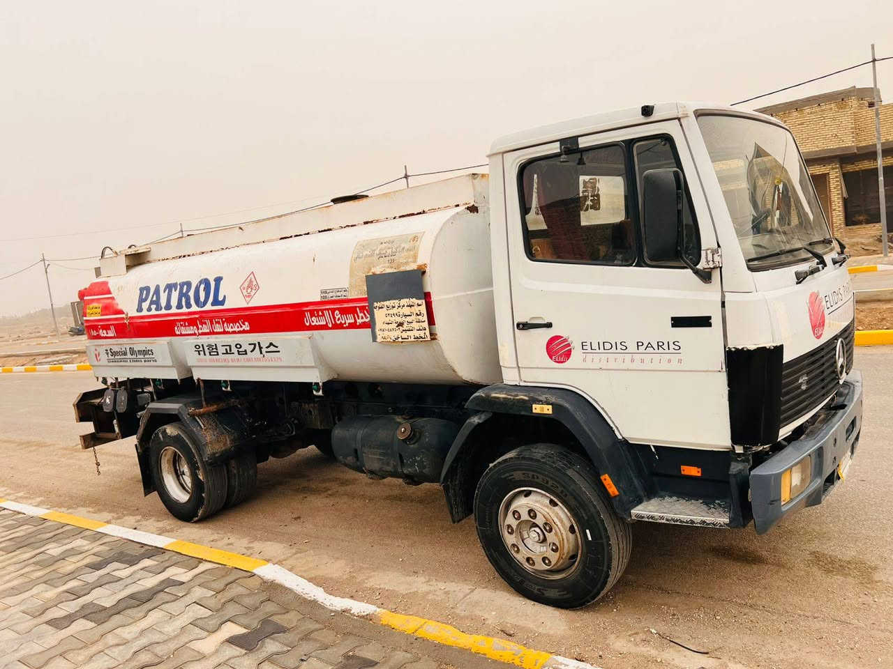 السلام عليكم
دنكر للبيع 
 مارسدس البه
موديل 91
كير محرك اكسل 
كفاله عامه 
كهربائيات شغاله 
مسجل بل سنويه 
لوري حوضيه وقود
رقم بغداد تحويل مباشر 
المكان بابل الشوملي
السعر 135
 ***********
***********
