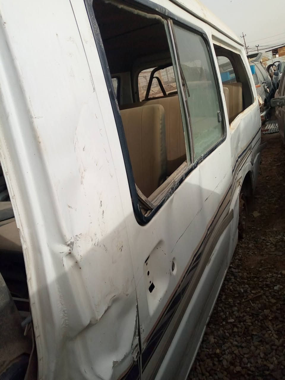 مازده بومه موديل الفينات مال مزاد بيه كتاب مزاد مال دوله للتفصيخ مايتسجلن بيه حادث عباره عن اكسن كامل محرك كير صدر صندوق خلفي كشنات بدون قلابات السعر اتلاثه مليون اوربع رقم تليفون *********** بغداد مدينه الصدر
