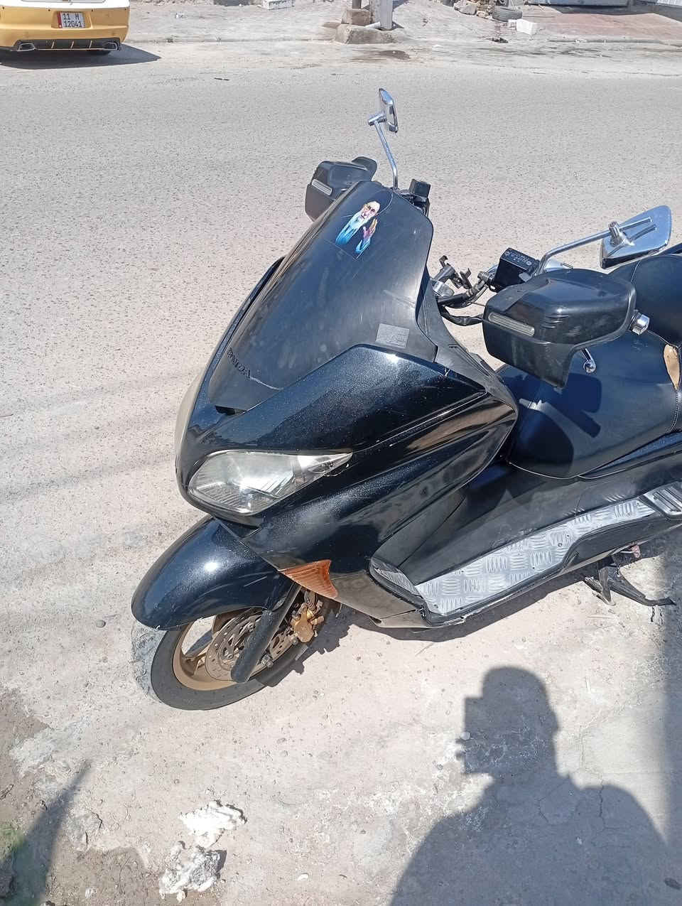 يال الله سلام عليكم فورزة  صفر 9   البيع مروس بيرني عادي الدرجة عمية مجفتة مرة واحد كلاهة شغله اكهربيات من الطول الطول كلاشي ما بيعة بدون وراق بيهة ورقة واحد منفيز السعر مليون وبيهة مجل العنون العمارة  حي الحسين الستفسار ***********

