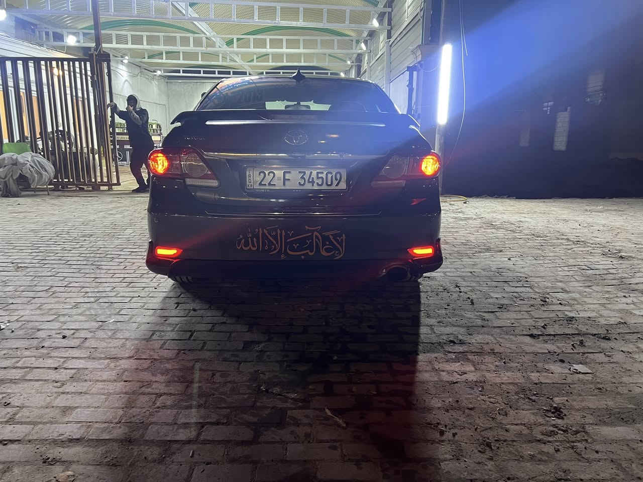 سلام عليكم كورلا 11 محدثة 13 خليجية سيارة مصبوغة صبغ عام  بعدها ما مبولشة بس مصبوغة بس شرط بس جمالية شرط السيارة مابيها معجون غير بلتكمة الكدام الايمنة شبرين بس باقي سيارة مابيها معجون ابد سيارة احلا من الصور بجثير رقم اربيل شرط أترابك 200 إذا مو 200 مرجوعة سعر 110 وبيها مجال بسيط (***********)
