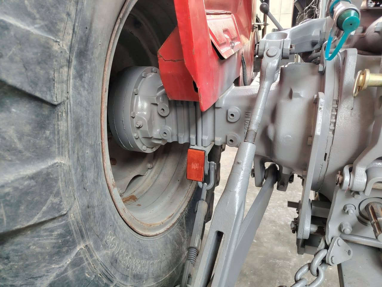 للبيع و مراوس ب تركتر نيوهولند 120 و 140 فول عادي و 155
فوركسن انكليزي موديل ١٩٨١  حجم 275 دبل اكسن رقم سليمانية بأسمي سنوية جديد لحد 2030
رقم جديد و هزه و فحص مرور جديد ب سنوية سويت دبل اكسن
كير و محرك و اكسن و جيهاز و بمب كلة بشرط مكفولة كفاله عامه
كهربأيات كله شغاله 
مصبوغ علمود فحص براد و هزه 
سعر 140 ورقةو بيها مجال  
***********
واتسأب موجود 
عنوان كركوك
