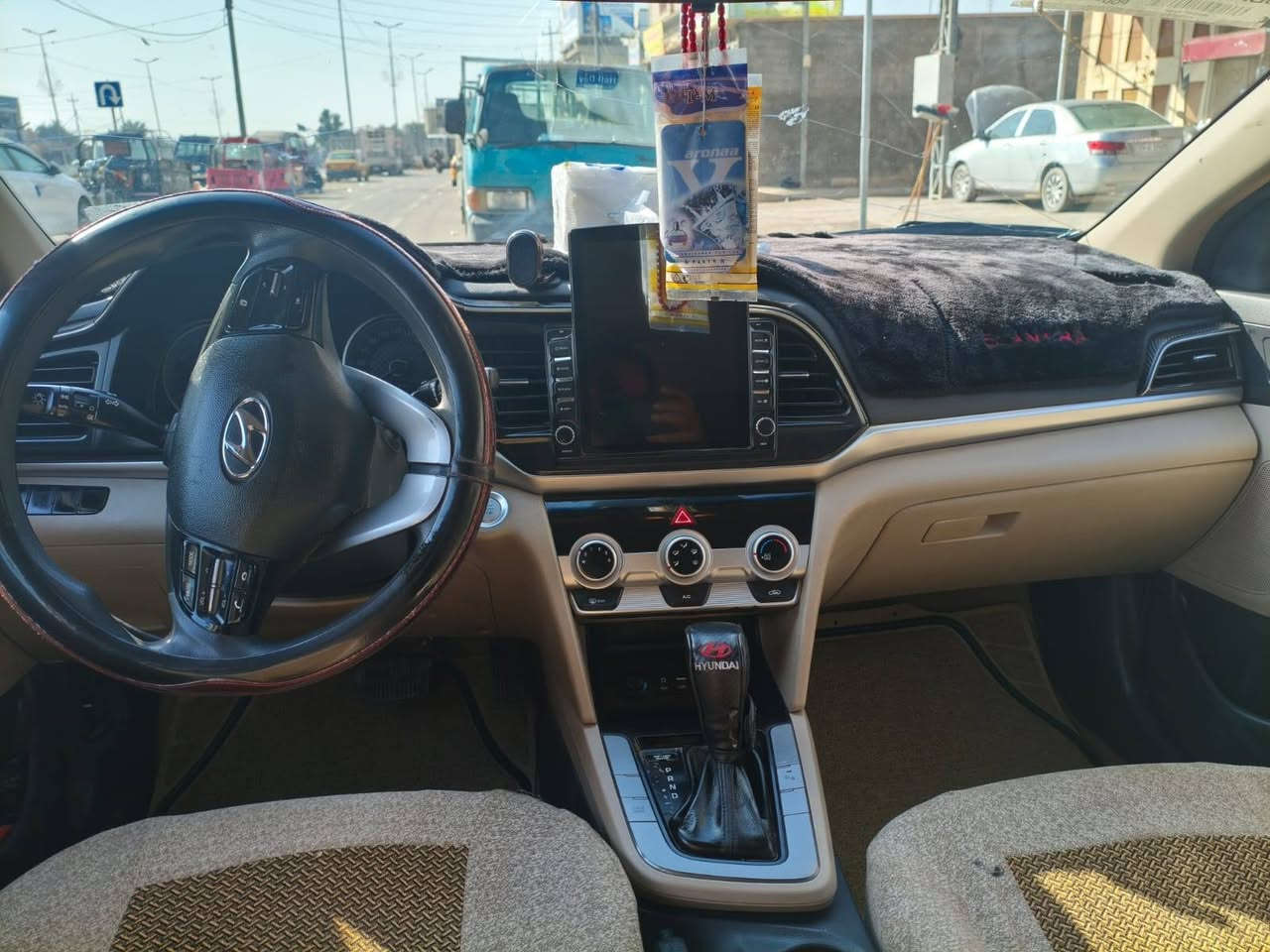 السلام عليكم
النترا للبيع مديل ٢٠٢٠رقم بغداد السياره فول كفاله عامه 
ملاحضه (السياره محجوزه للمصرف باقيله ٤اشهر وصير حره )
مكان السياره كربلاء ***********
