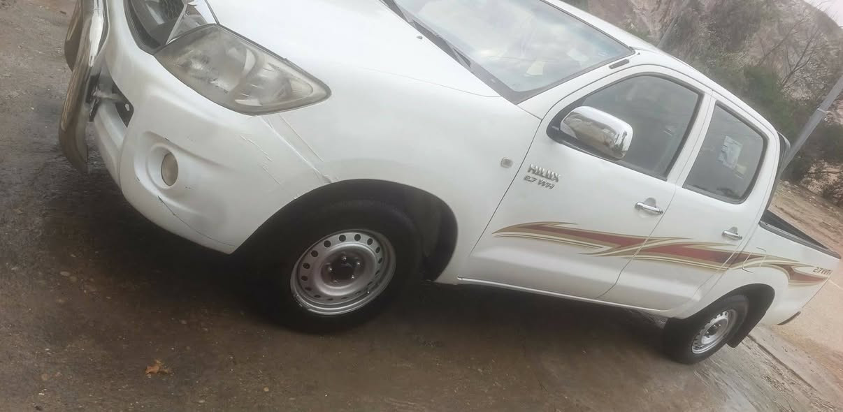 تۆیۆتا هایلۆکس 2010 مەرزیە
گیرمەکینە بەشەرت 
کراوەتەوە بەشەرت
بی عەیب
زۆر بە جوانی و پاکی ماوە
هیج خەلەلیکی تیدا نیە

سعر لەکۆمینت دوای بکە راستەوخۆ بۆت دیت📩

سەیارەکە مالی دۆستە رەسمی سۆنەریم داناوە 
سەنەوی ٢٠ رۆژ بەسەرجوە

ژمارەی خاوەنی
***********
