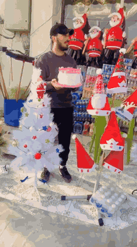 يوجد لدينا حجز كيك في أسواق العز
حسب طلب الزبون ومن الله التوفيق ♥️ 
***********
