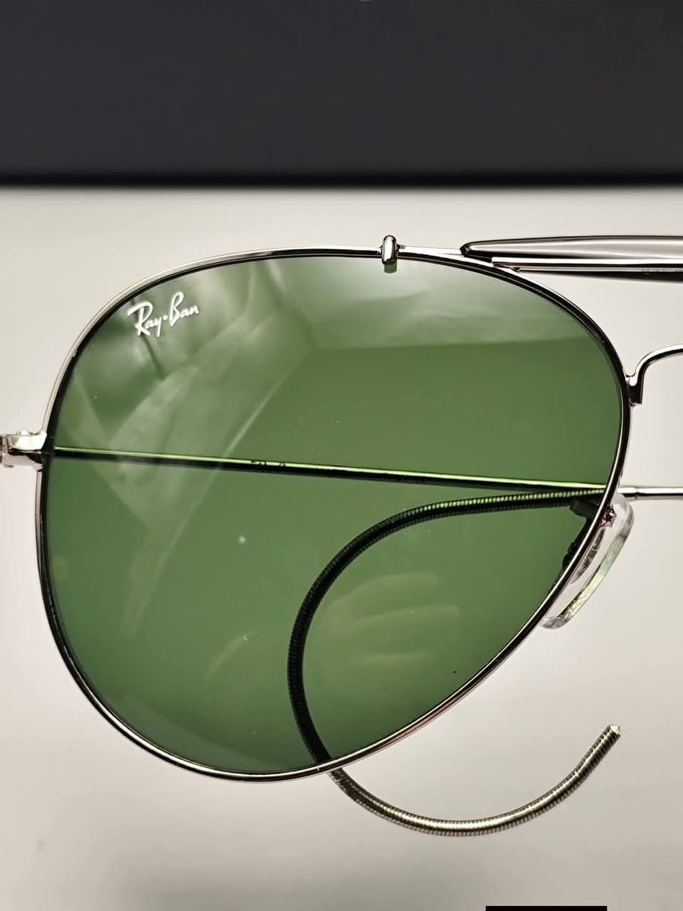 الأفخم والاندر والأقوى رايبان الشكل الكلاسك للطيارين
عدسه زجاج سميك لون زيتوني مميز
عدسه UV حمايه من الاشعات الضارة للعين
نهاية الذراع سبرنك حقيقي يلف خلف الاذن
لون البدن فضي
مختمه بل كامل بدن وعدسه
مخاد جلاتينيه مختمه
قياس 63
تأتي مع علبه حافظه للماركه كاملة المرفقات
كوالتي فول الفول (جدا عالي)

السعر 40 الف شامل أجور التوصيل لجميع محافظات العراق 

للحجز مراسلة الحساب ( ترسل رقمك وعنوانك الكامل)

اضغط لمتابعة الصفحه ليصلك كل ما هو جديد ومميز
من (انس براند للاناقه العامه) متجر الاقتناء والهدايا الفخمه


**إذا كنت صاحب هذا الإعلان وتريد حذفه لأي سبب، رجاءا أرسل رسالة إلى الدعم الفني**