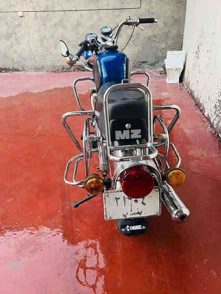 السلام عليكم احترامي للخوه
دراجه للبيع موديل ٨١ امزت  مكفوله من كلشي شغل وترايك بصره
 السعر 1600 وبيهن مجال حك الجية
***********
بغداد جسر ديالى
