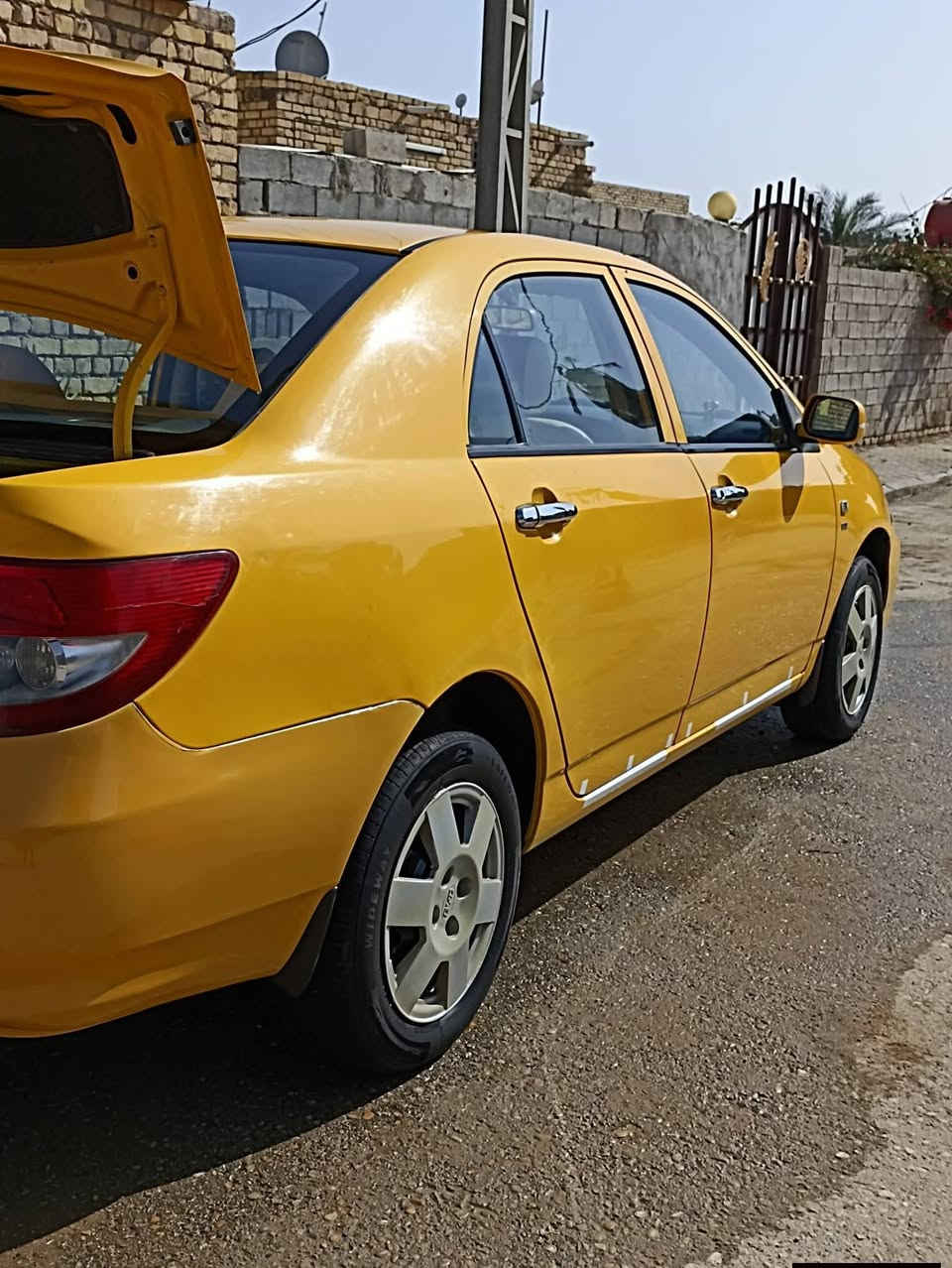 السلام عليكم
بيوايدي F3 موديل 2019 للبيع حره مداور ارقام انكليزي رقم بابل السياره بيه جاملغ الخلفي جهة السايق غرفة السياره نظيفه كلش السياره نظيفه مكينه وكير وحداديه مكفولات تخم تاير جديد 
***********
