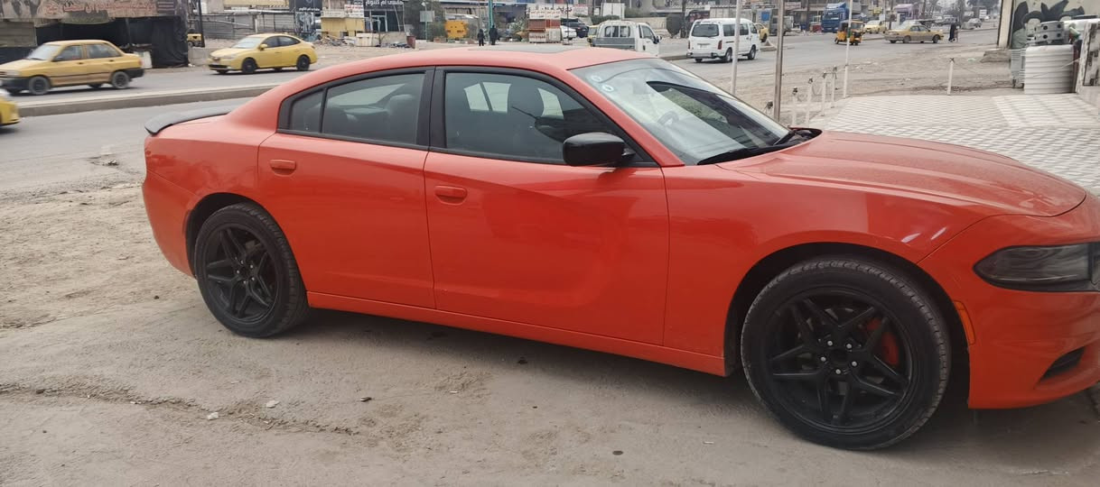 السلام عليكم
جارجر للبيع موديل 17 كفاله 
بسمي سياره رقم بغداد مكاني بغداد 
فول موصفات ماشيه 110ميل
هزه جديده ورقم جديد
***********
