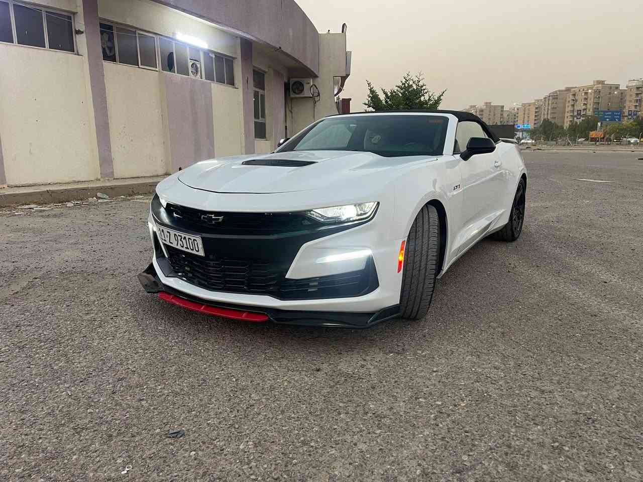 السلام عليكم للبيع كمارو                                                     موديل 2023.                                                               وارد امريكي.                                                                 رقم بغداد الجديد تحويل ثاني يوم.                                        ماشيه 23ميل                                                                  كير محرك مكفول                                                             محرك 8سلندر.                                                           السياره جاهزه مانقصه شي                                             مكان بغداد العامريه.                                                   للتواصل *********** /*********** بغداد, العراق
