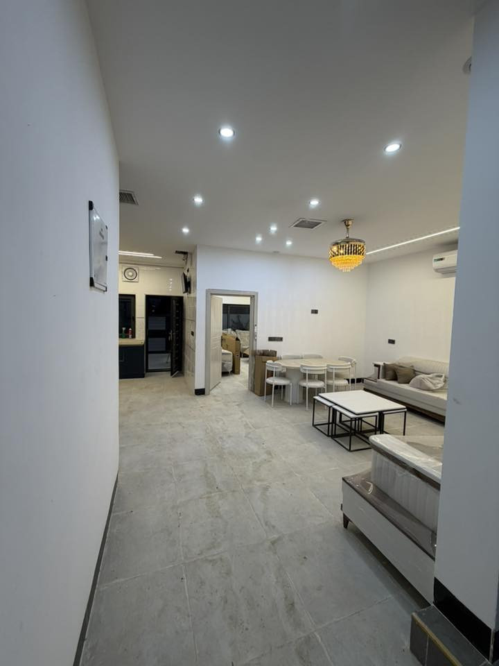 #بيــع بسعر مناسب  جـدآ 🛎️ دار فوول zero فارغ ممسكون 

#دار  [ سكني] طـابقـين  #على شارع 25 متر 
للبـيع  * لعشــاق 

الانـاقـة  والنـزاكـة * بنـاء 2026 موقـع مميـز * 

#طابو صرف باسم شخص واحد 

#فـول مـواصفـات * فول مقربي  ونضام تبريد مركزي 

#عنوان ( كـركـوك حي الخضراء قرب الرعاية الاجتماعية )  

#ملاحظة  الدار على شارع عريض 25 متر 

الدارموقع مميز على شارع تجاري يعني موقع ذهبي 

#مسـاحة  (150 م  ).              ( #واجهـة 7،5 م )

التفاصيل 
ط1   :- استقبال و غرفة نوم عدد1 

وهول واسع  ومطبخ حار بارد ومجمع وصحيات وكراج سيارة

ط2 استقبال و غرفه نوم عدد 2 ومجمع صحيات وهول واسع 

#السعـر __ للأستفسار الاتصال  *********** 📞

******************************

* نستقبل جميع عروضاتكم السكنية 🏠 والتجارية 🏡 بكافة مناطق كركوك  
............................_.....

للمزيد من المعلومات مراجعة شركة الجوهرة للعقارات   

 سايدين الجنسية الجديدة مجاور اسماك البغدادي  

او الاتصال على *********** 📞
