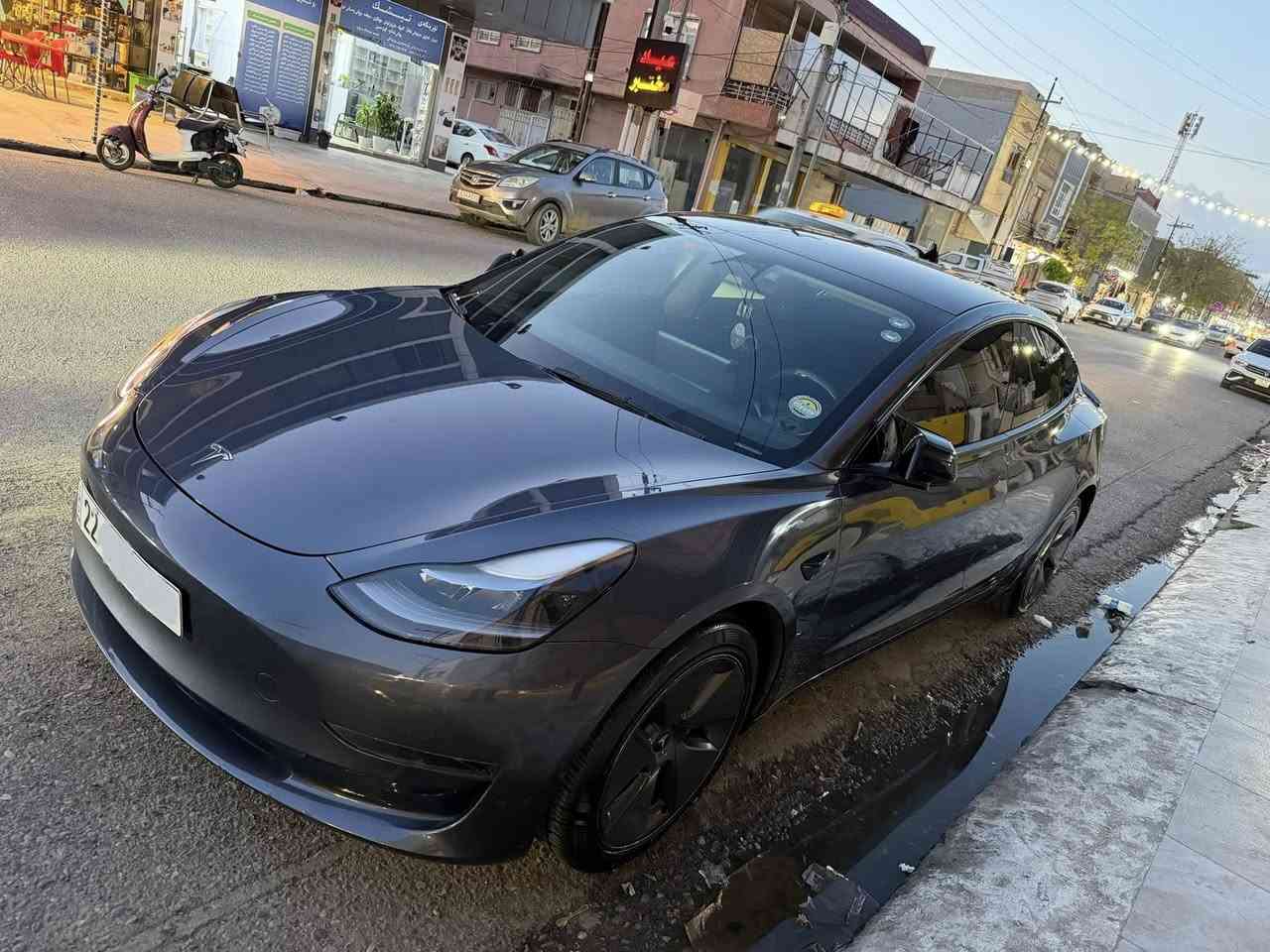 السلام عليكم تيسلا 2023 موديل 3

تك ماطور 
اونلاين اخر تحديث
صبوغ موضح بالسونار بس ضربة بالصندوق 
امام كبس 
بطارية مو مفتوحة وفحص بطارية جديد موجود بشركة ev 
كتاب جام اسود باقي فيه ١١ شهر 
ولا مسج ع شاشة 
تبريد كهربائيات بشرط 
فحص وهزة كلو جديد السيارة بأسمي 
السعر 153 ومجال 
مكان اربيل 
***********
