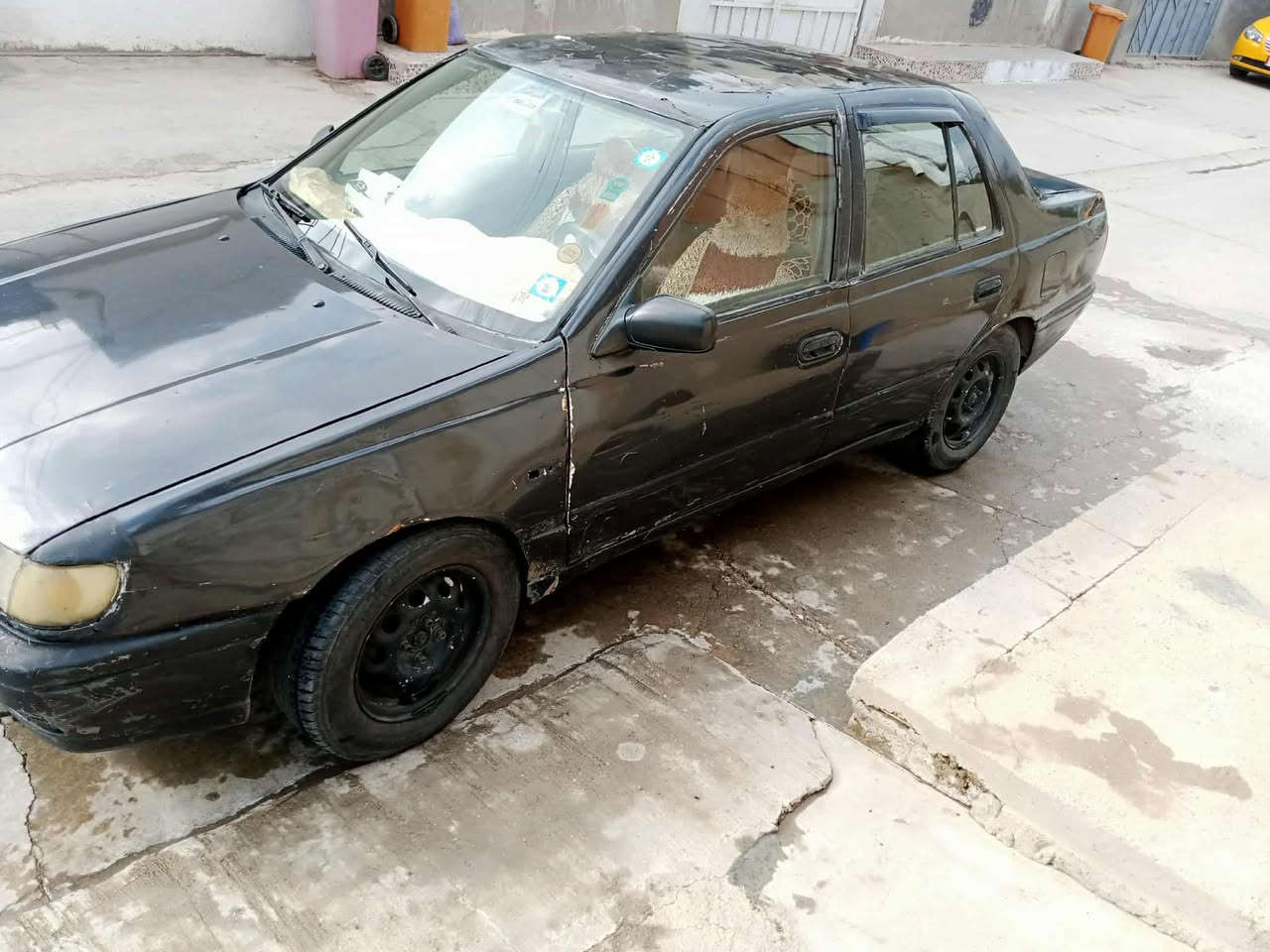 نيسان صني موديل ١٩٩٣ 
***********
