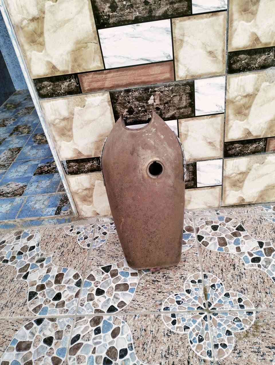 سلام عليكم غراض تفصيخ كله شغال شرط
1سبايدر باكستاني الثقيل
2علامه هونده
3عقل رياضي فصلات
4عدسه لايت جمجمه +لايت بومه
5طبله هيه وبنزاته والواير كامله
6تانكي زنجاري صبغه تخلي هيج بكيفك
7جوزه الااصليه معه يده  
كلمن وسعره مكاني رفاعي شراي بخدمته وهذا رقمي
***********
