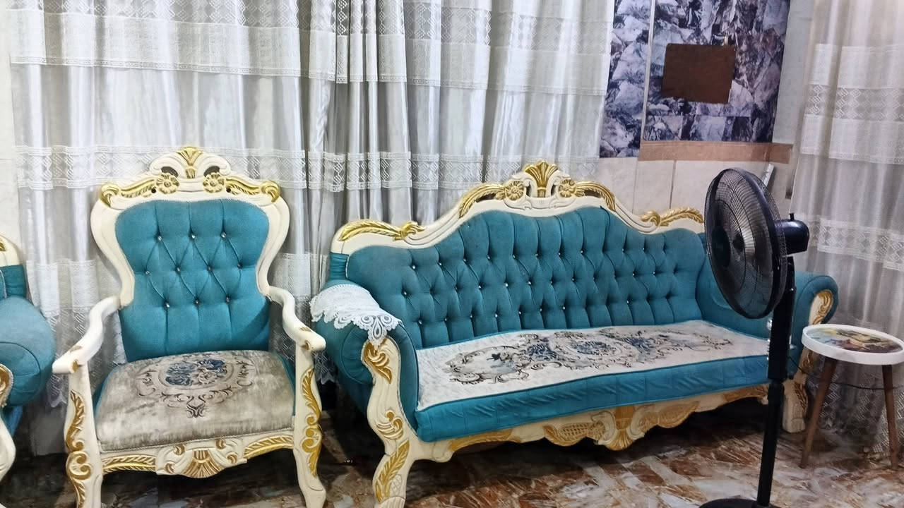 تخم زان عشر مقاعد وطلبه وسطيه اي ضرر مابي محتاح فقط غسل يرجع جديد السعر 350الف عنوان حي القاهرة قرب جامعه الامام الصادق ***********
