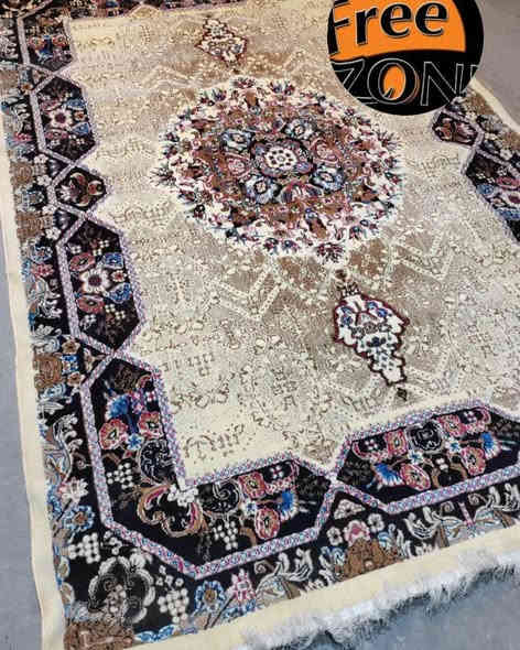 زولية كاشان الإيرانية – 440 شانه
📏 القياس: 2×3 متر
🧵 صناعة إيرانية بجودة عالية ونقشة فاخرة مناسبة لغرف الاستقبال والصالات.
✔️ متانة ممتازة وثبات عالي على الأرض.
✔️ ألوان ثابتة ومقاومة للغسل والاستعمال اليومي.
✔️ خامة ناعمة وتفاصيل نسج دقيقة تمنح مظهراً راقياً للمكان.

💸 السعر: 69.000 فقط
🚚 توصيل متاح لجميع المحافظات.

مركز خدمة الزبائن والمبيعات ☎
*********** ☎️ مهندسة نور
*********** ☎️ مهندسة سارة
*********** ☎️ مهندس محمد
*********** ☎️ مهندس علي
