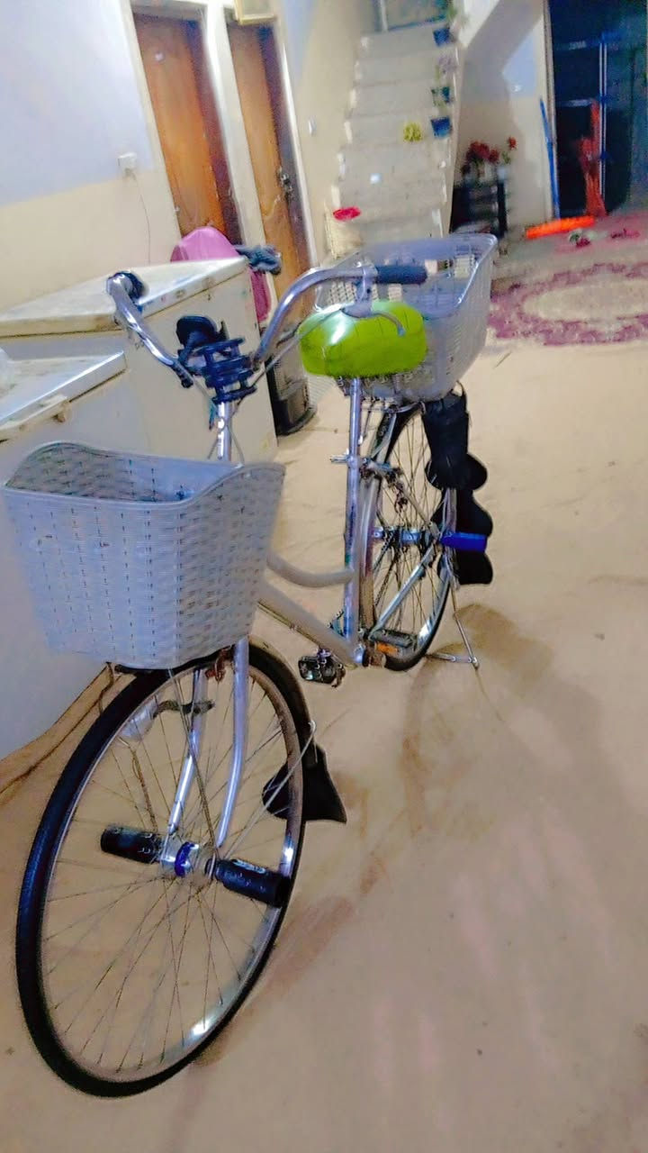 سلام عليكم بايسكل نضيف وكفاله للبيع تواصل ويه صاحبه ***********
