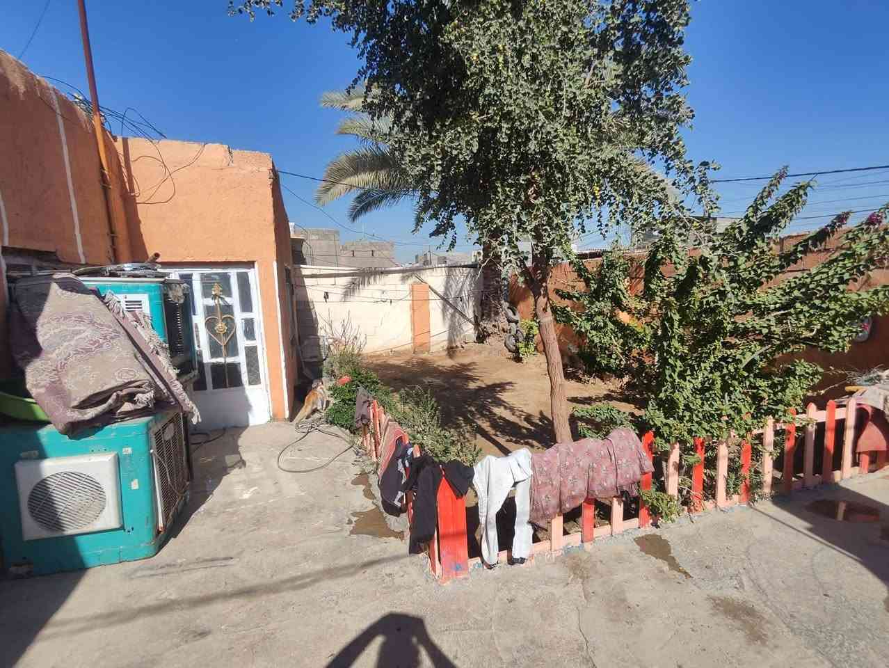 السلام عليكم بيت مساحه 260 متر  العنوان  الصويره حي  الجهاد وراه جامع عبد العظيم السعر 35 وبي مجال رقم الهاتف ***********
