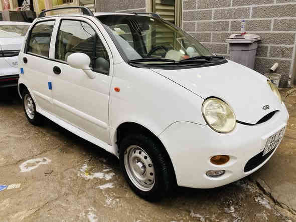 السلام عليكم كيو كيو موديل 2013 سياره كلش جديده جانت مضمومه 3 سنوات كير جديد محرك جديد صدر جديد تخم تاير جديد كهربائياتها كلها شغاله حته كلوب سيرفس ممشتغل جديده بمعنه الكلمه تبريد ثلج تدفىة نار ماشيه 75 مشيها الحقيقي رقم جديد الدولي وهزه جديده وسنويه جديده سياره دينار واحد مذب عليها وتحدى اكو كيو كيو بجديتها بدون صبغ سياره وبدون حادث فقط بنيد كلير سبب الجلح شويه غرفتها كلها جديده كسر واحد مابيها عدتها كلها كامله وسويج الشركه البلادي من تقفل سياره وجام مفتوح هوه ينسد الحاله حته جامه الاماميه مال شركه البلاديه ام العلامه  رايدها 42 وبيها مجال بسيط مكاني بغداد الحريه ***********
