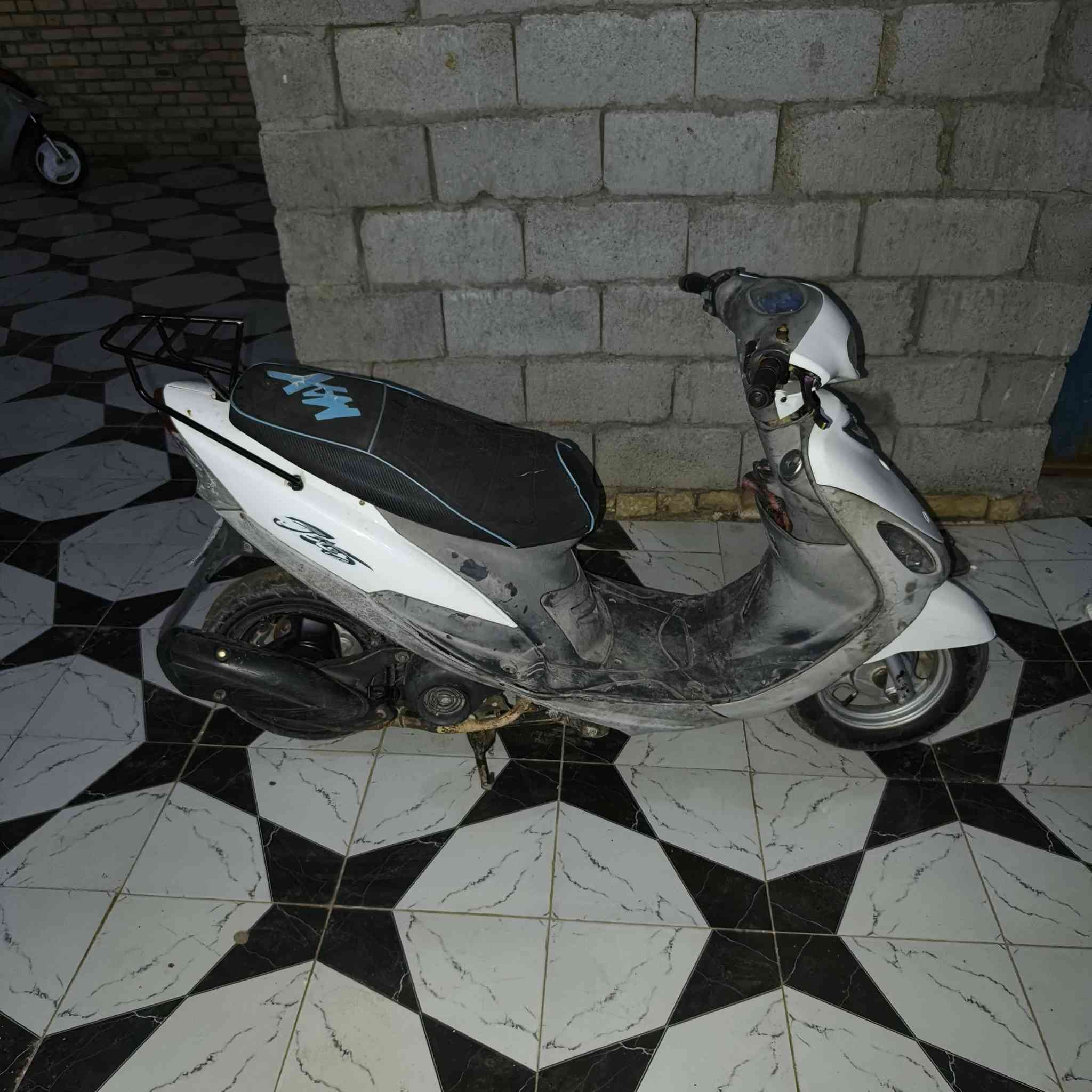 ماكس منغولي للبيع او مراوس بعدله
بلاديه 49 كلشي بيها شغال كهربائيات سلف شغالات
كفرات بلاد ختم واحد مكينه نااعمه وحلوه
السعر 500 وبيها مجال مكاني ناصريه مركز
واتساب ***********
