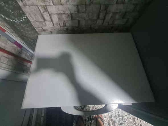 مجمدة صغيرة الحجم دنكا باب اول بسعر ١٠٠ الف تجميد ممتاز ونظيفة جدا بدون تصليح فقط بيها هذا العيب البسيط  المبين من الاسفل بالصورة  لمن يرغب بالشراء المراسلة على الخاص او الاتصال على الرقم *********** بغداد
