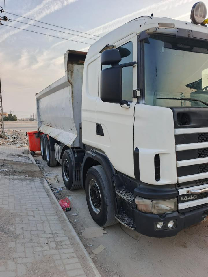 سياره سكانيه موديل 2002 مكينه 6انجكتر مجموعه ورده وسط  مكاني البصره الهاتف ***********
