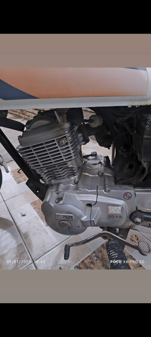 س ع دراجه اوراق اصولي مديل 19 مكينه مكفوله من كلشي كهربائيات شغاله سعر 700 وبيه مجال ***********
