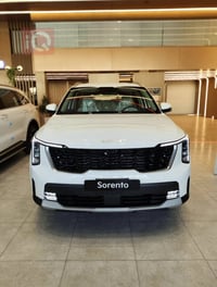 سورنتو ٤ سلندر خليجي ماشية ١٣٠٠٠ كليو ٠٧٨١٣٧٠٤٥٢٣