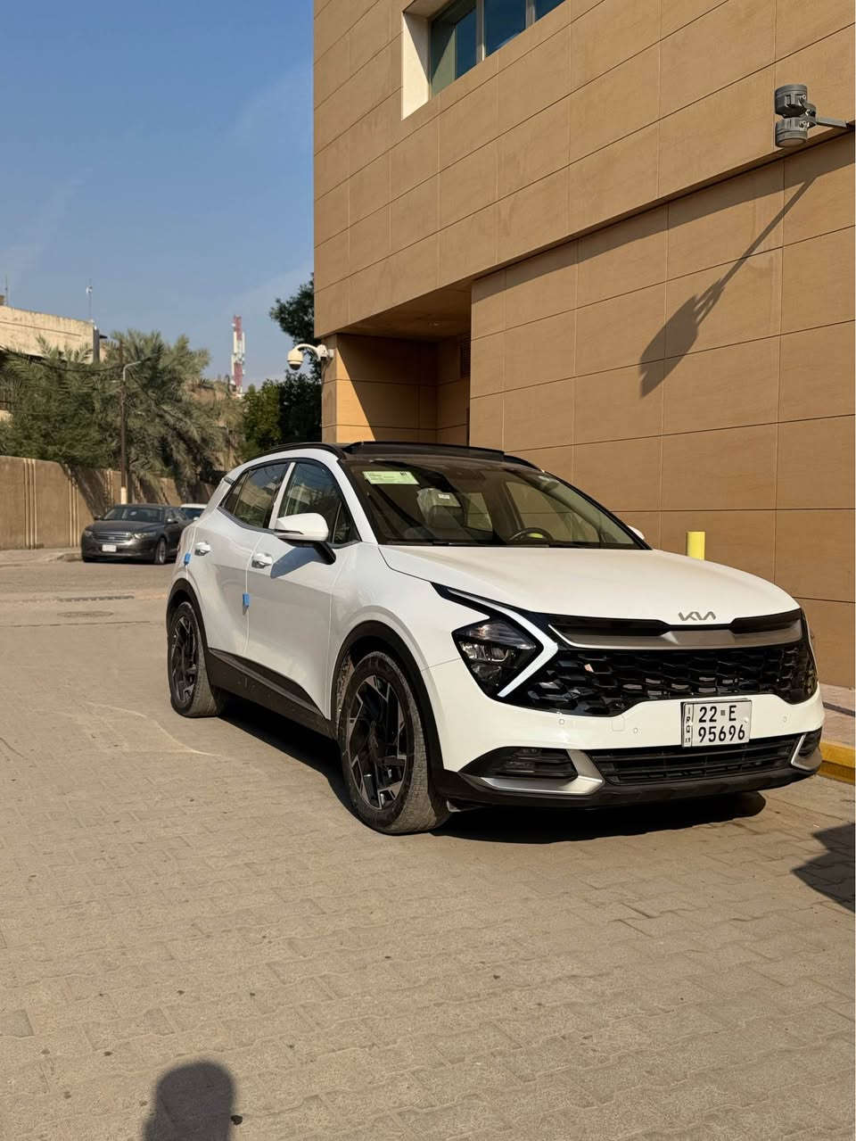 اسلام عليكم 
كيا سبورتج 2024 فول برستيج 1/1
كوري بلاد مو تجميع صيني
السياره خليجيه مكفوله كفالع عامه فقط تكحيل كارت مكانين زغار
محرك دوش خليجي 
ماشيه 37 الف كيلو
سنويه لحد 2028
فول مواصفات 
فتحتين سقف بنرامه
حساس امامي خلفي
جنطه سياره كهرباء
اوتو هولد
اوتو بارك
شاحن تلفون وايرلس
شاشة سياره كار بلي
السعر 235
مكان سياره بصره
*********** البصرة, العراق
