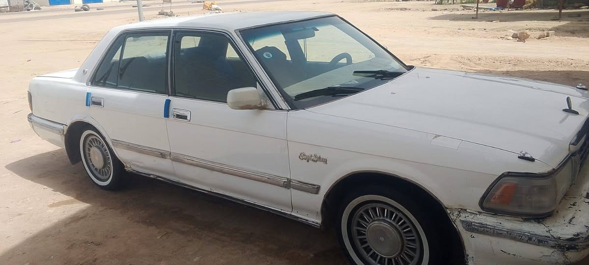 السلام عليكم
اللهم صل على محمد وآل محمد  
سيدان يسرا بلاد موديل 1989 
رقم ذي قار انكليزي   بسمي  تحويل ثاني يوم  
مكينه 2500 ديلكو بيها كازكيت ورايدلها ترتيبات 
حداديه توني سويتها   المكان ذي قار  سوق الشيوخ 
رقم الهاتف / ***********
السعر  40 او بيها مجال   للطيبين
