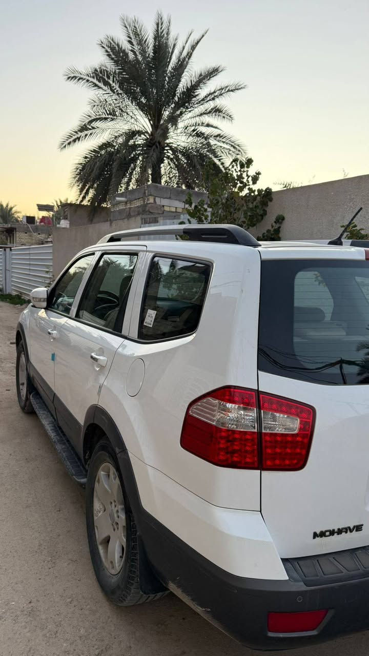 سياره كيا مهافي لون ابيض كويتي اعلى مواصفات فول
مديل 2011 رقم بغداد الماني مكفوله من الضربه ماعده خشم الجاملغ اقل الشبر بي شخوط والباقي كله مكفول
6 سلندر
 سعة المحرك 3800
ثلاث قطع تبريد 
سبعه راكب
فور ويل 
اشاير بالمري
مري شفط
باب جنطه شفط
كامره خلفيه
شاشه اندرويد 
مانع انزلاق
دواخل بيجي
كشنات تدفه تبريد
حساسات اماميه خلفيه
ايرباكات سليمات كلهن
فتحه بالقماره
بصمه فتح الابواب 
بصمه تشغيل
يدك الجرص ع 120 
ماشيه 83  حقيقي
سماعات انفنتي الاصلي مال شركه
تحكمات بالاستيرن
تايرات جدد 
السياره فوول الفوول
بعد الكويتي معروف مواصفاته السياره نضيفه ومال بيت

السعر. 153
***********
