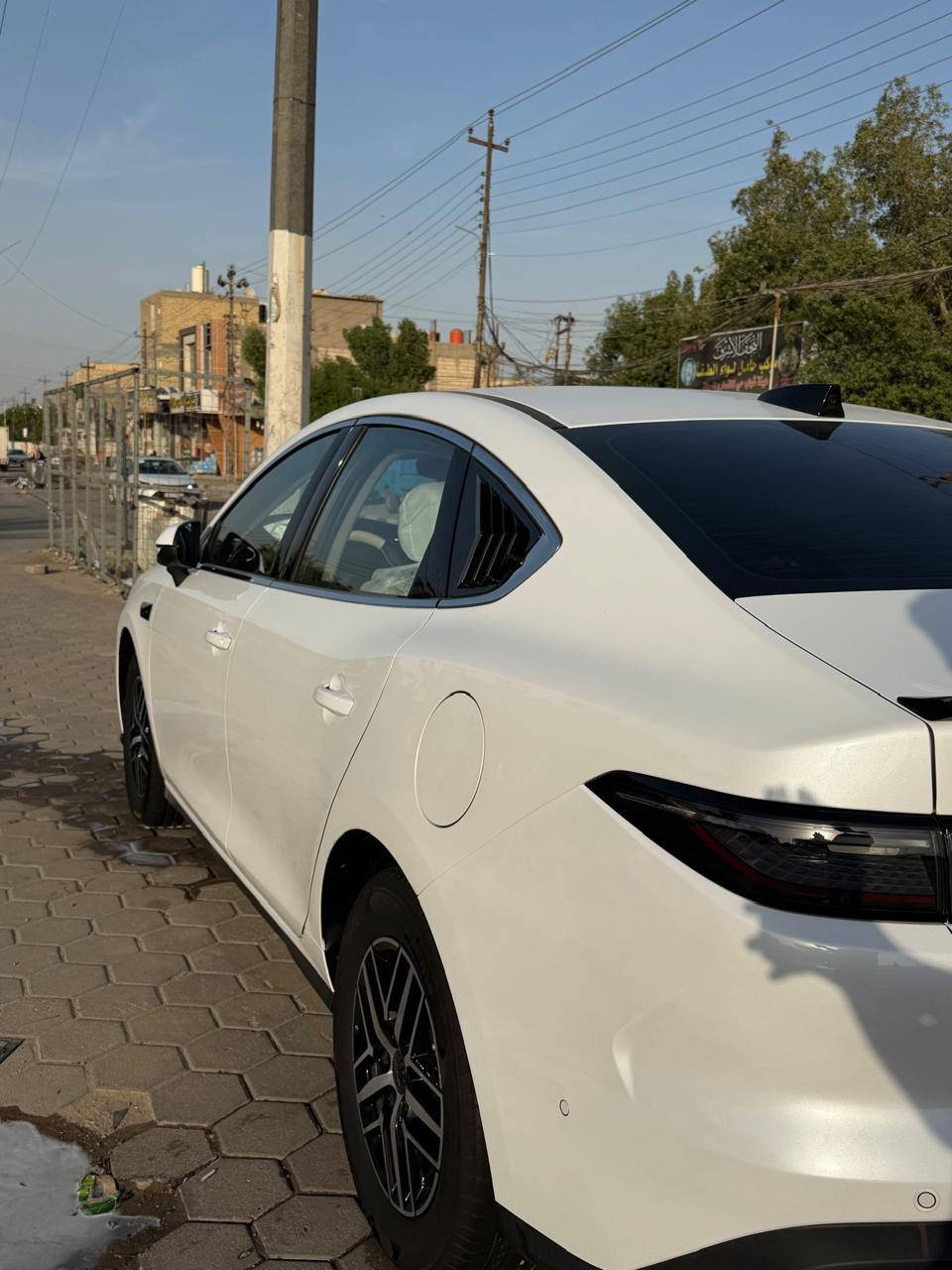 سلام عليكم byd  05 بلاك شوب للبيع مكانه نجف سياره فول مواصفات ماشيه الف 
.ويل كب 
.اوتو  بارك
.13كامره
.كرسي كهربائي 
.فتحه 
.ام بي فاير شاشه كبيره 
***********
***********
