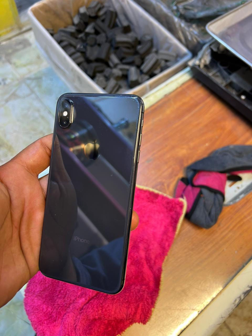 ايفون اكس اس ماكس المرغوب الجهاز وتر وتر يعني كفاله امريكي ب80 ذ256 مكاني نجف ***********  السعر 260
