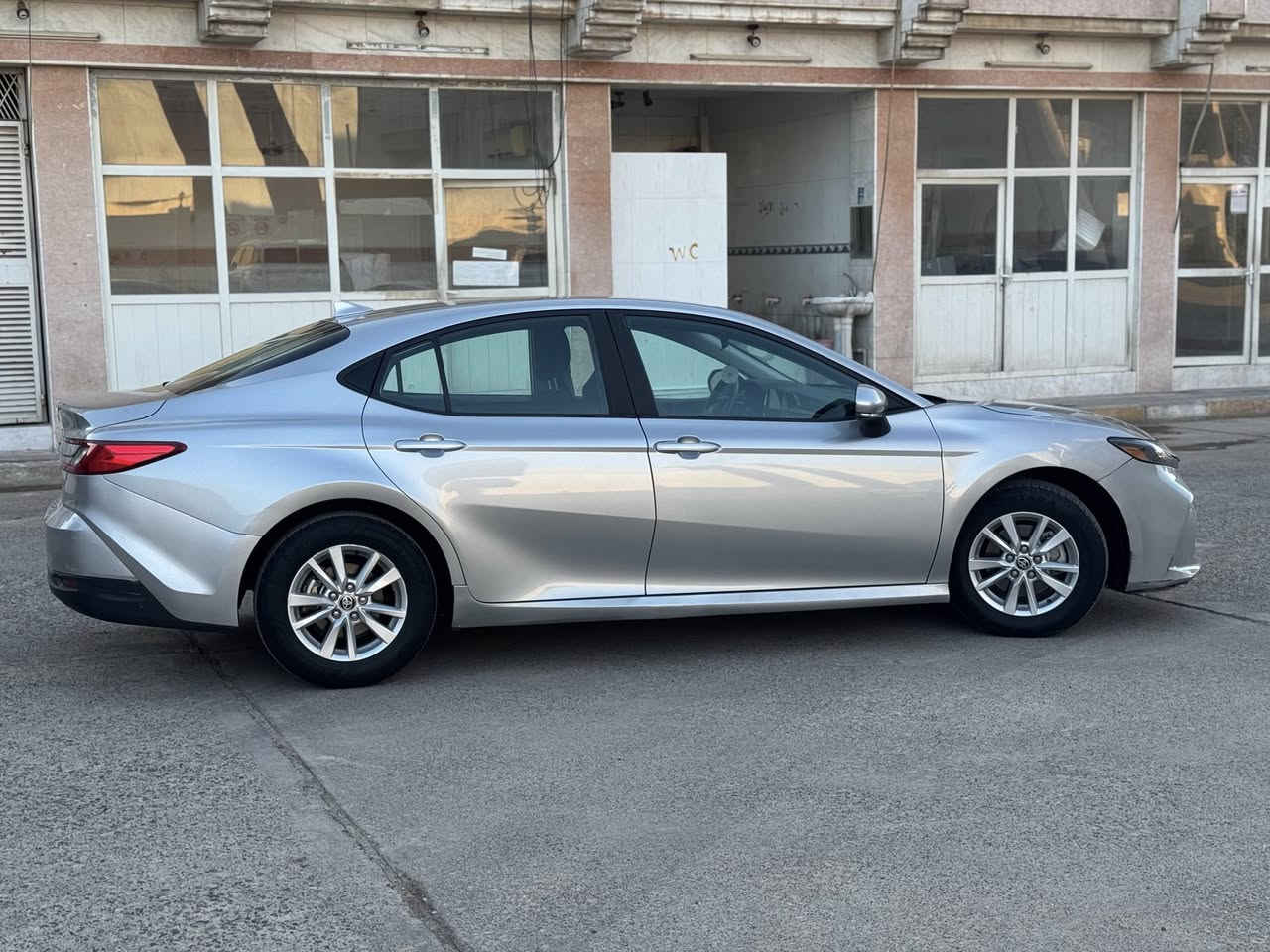 السلام عليكم
toyota camry 2025 Le 
رقم اربيل جاهز بدون مصرف
هايبرد و بنزين
السعر :202 ومجال  
عداد المسافة :24 الف ميل   
ملاحظة السيارة : بوند و جملغ صبغ و باب سايق كلير 
ارباك استيرن طاك راجع سستم 
راس شاصي بيها رسعة بسيط 

المواصفات : 
‏‎بصمة ابواب 
‏‎بصمة تشغيل 
‏‎شاشة   
‏‎كاميرة
هاند بريك بصمة
اوتو هولد (𝐀𝐮𝐭𝐨 𝐇𝐨𝐥𝐝)  
اوتو ستارات (𝐀𝐮𝐭𝐨 𝐒𝐭𝐚𝐫𝐝)
اوتو ستارات (𝐀𝐮𝐭𝐨 𝐒𝐭𝐨𝐩)
رادار امامي (تحديد مسار)
‏‎رادار جانبي (نقاط عمياء)
‏‎رادار خلفي (التحذير من الاصطدام)
‏‎حساسات امامي
‏‎حساسات خلفي 
نظام (𝐄𝐜𝐨)
نظام (𝐍𝐨𝐫𝐦𝐚𝐥) 
نظام (𝐒𝐩𝐨𝐫𝐭)
تحكمات  استيرن 
تبريد لمس
لايتات (𝐋𝐞𝐝) ليد زينون بيلادي
بكلايتات (𝐋𝐞𝐝) ليد بيلادي
ويل كروم 

وبعد هواية مواصفات…

‏‎تفاصيل اكثر الاتصال علی ارقام التاليه  

𝐖𝐡𝐚𝐭𝐬𝐀𝐩𝐩-
***********

عنوان📍عقره
