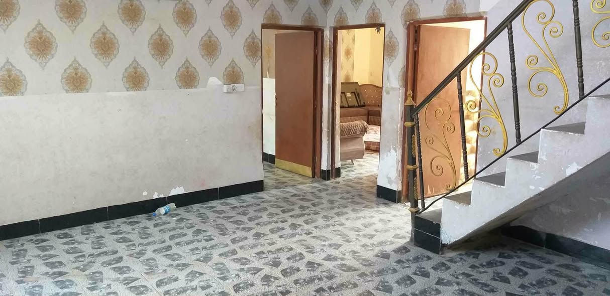 السلام عليكم بيت للبيع مساحته 150 واقع حال 180 متر بيت طابق الارضي غرفه نوم وصاله واستقبال ومطبخ وكراج طابق الثاني غرفه نوم وصاله رابع بيت عن الشارع العام الاستفسار على هاي الارقام
***********
*********** مكتب الجبوري العقارات
