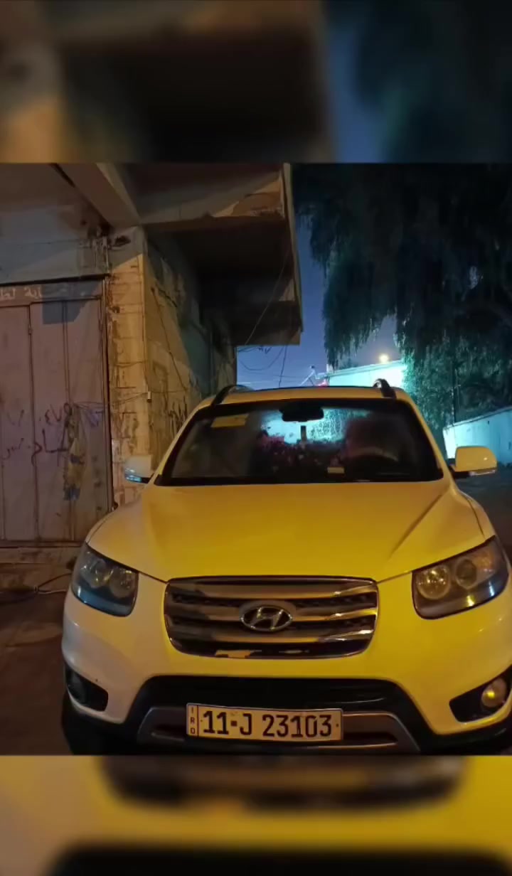 سياره سنتافيه ٢٠١٢ خليجي فول مواصفات بصمه تشغيل وبصمة أبواب بصمة جنطه محرك ٣٥٠٠ سته سلندر فور ويل سبعه راكب ثلاث قطع تبرد تحكم أستيرن  كامره خلفيه شاشه كبيره أيباد أصلي كشنات كهربائيه سياره     رقم بغداد دولي هزه. سنويه جديده سياره موجوده في  النجف الاشرف رقم الهاتف ***********
***********
بيه صبغ بابين النص وجوملغ بدون ضربه
السعر 163 وبيه مجال
