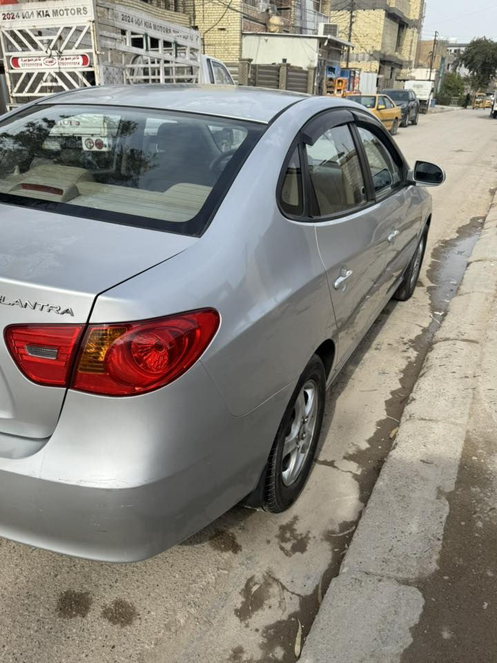 السلام عليكم من رخصة ابو البيج 
النترا 2010 لون رصاصي خصوصي رقم جديد وسنوية جديدة السيارة حلوة ونظيفه وهاي كدامكم السعر 120
للأتصال ***********
الأثير  ***********
